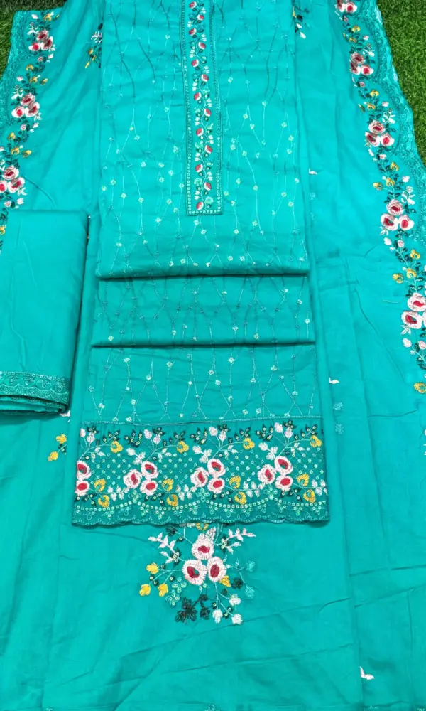 লতা চিকুংছ পেষ্ট কালার