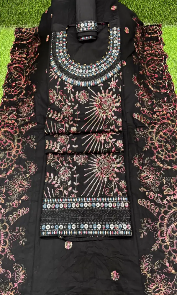 নেকলেছ গলা কালো কালার