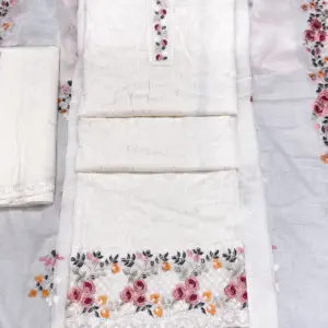 লতা চিকুংছ অফ হোয়াইট  কালার