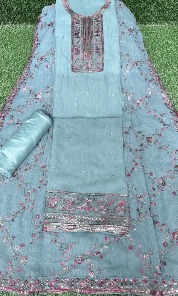 কৃষ্ণাচুড়া,, পানি কালার