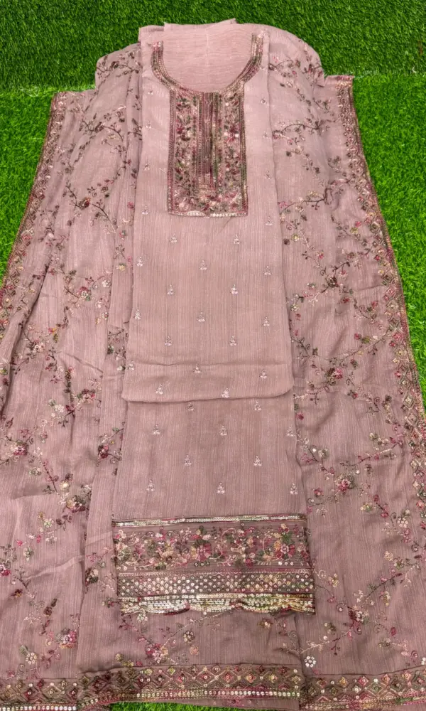 কৃষ্ণাচুড়া,,  বিস্কেট কালার