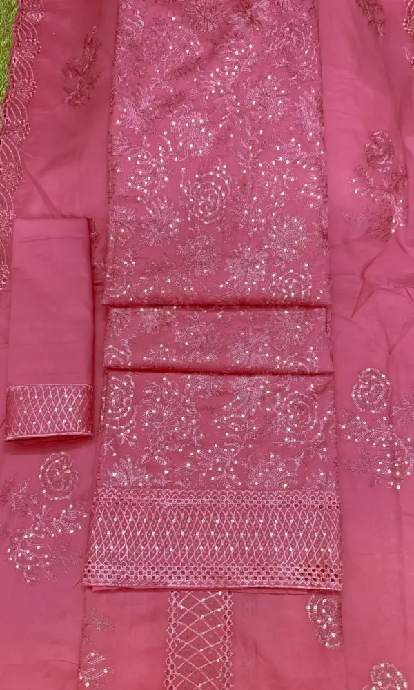 লাকনো গোলাপ ১ মিষ্টি কালার