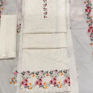 লতা চিকুংছ -  ক্রিম কালার